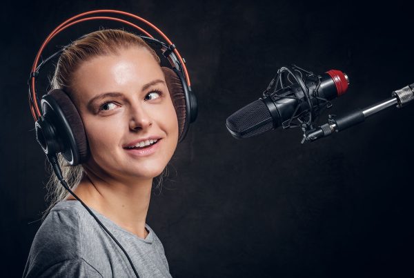 Voz en off para publicidad